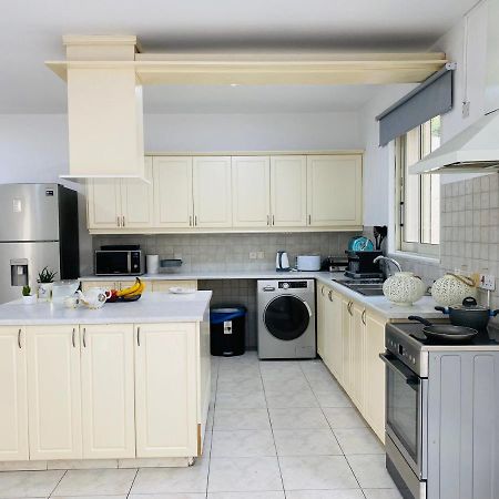 Gaia - 4 Bedroom House In Larnaca Exterior photo